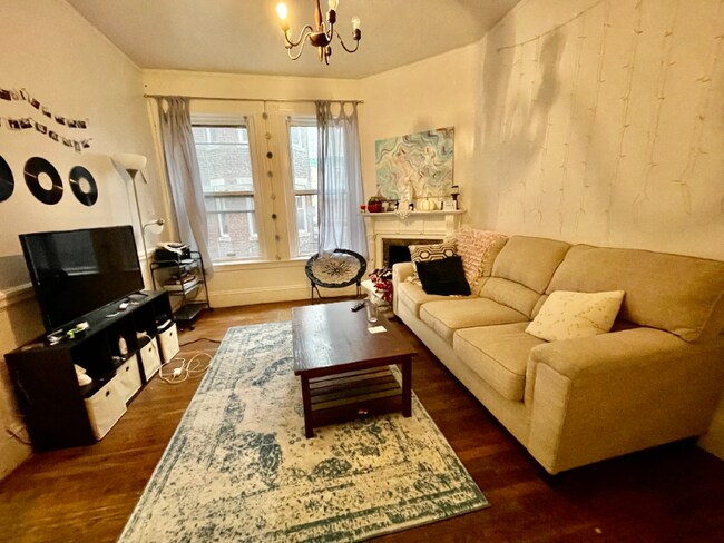 Foto del edificio - 73 Westland Ave