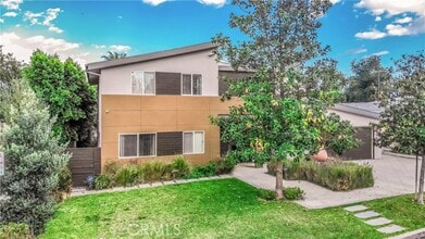 Building Photo - 5512 Leghorn Ave