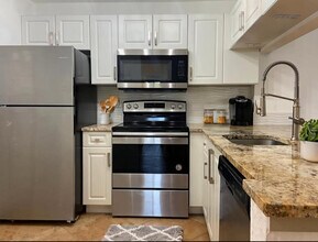 Building Photo - 2812 Grande Pkwy