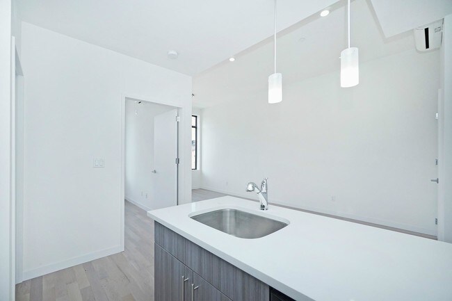 Foto del edificio - 164 E 105th St