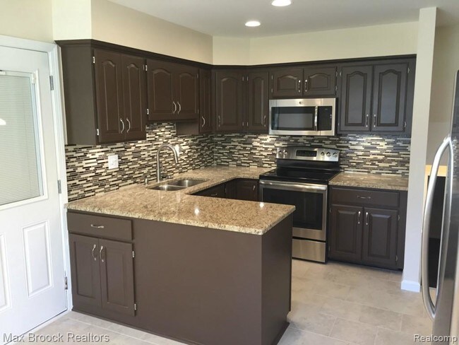 Building Photo - 14817 Peck Dr
