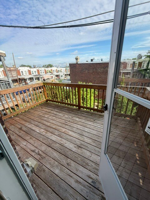 Foto del edificio - 5804 Lansdowne Ave