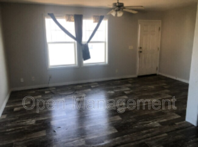 Foto del edificio - 2700 Brookpark Rd