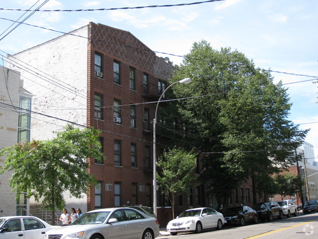 Building Photo - 710 Avenue S