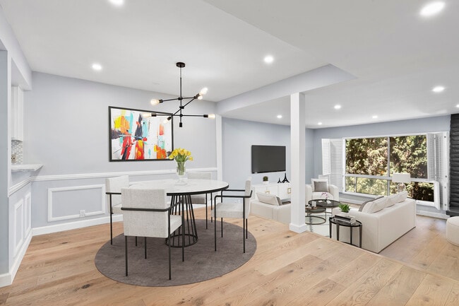 Building Photo - 4807 Woodley Ave