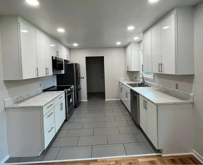 Foto del edificio - 1137 Tedford St SE