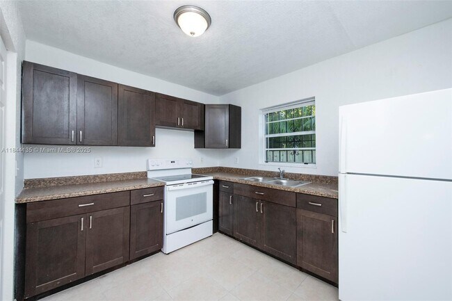 Foto del edificio - 6030 NW 1st Ave