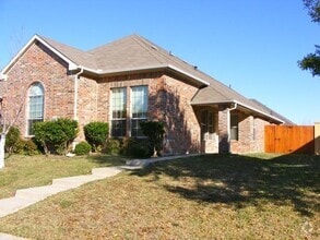 Building Photo - 1608 Myrtle Dr