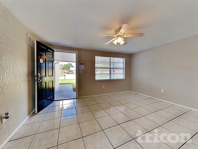 Building Photo - 10294 129th Terrace N