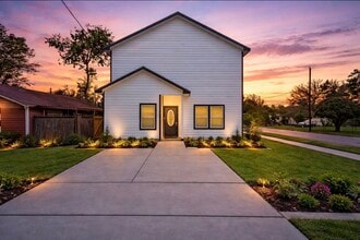 Building Photo - 7989 Sunbury St