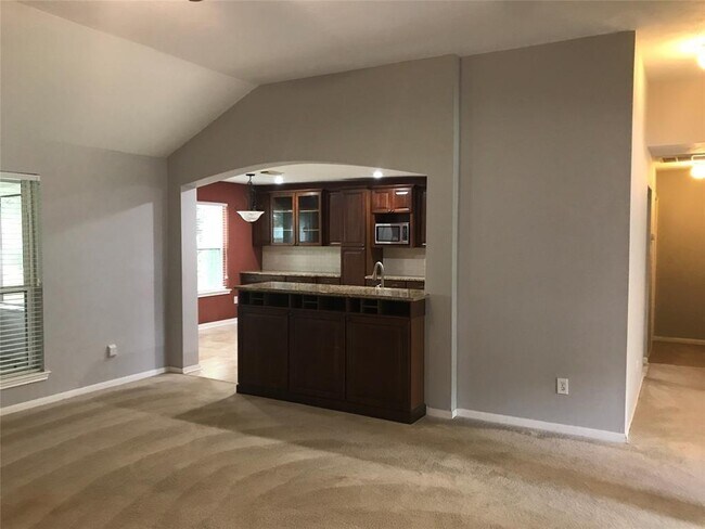 Building Photo - 6702 Dillon Dr