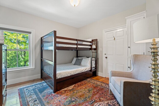 Foto del edificio - 612 Salt Rd