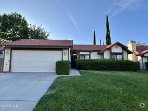 Building Photo - 2815 College Park Dr W