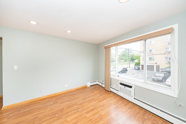 Building Photo - 8152 Elmwood St