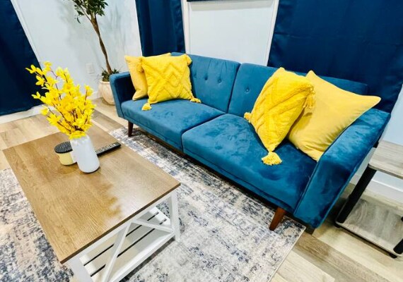 Foto del edificio - 735 E University Ave