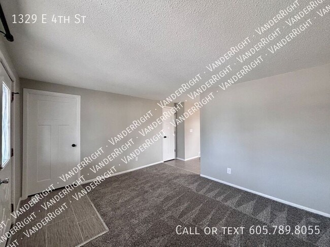 Foto del edificio - 1329 E 4th St