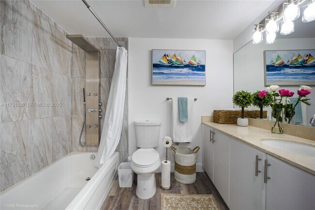 Foto del edificio - 1750 N Bayshore Dr