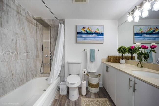 Building Photo - 1750 N Bayshore Dr