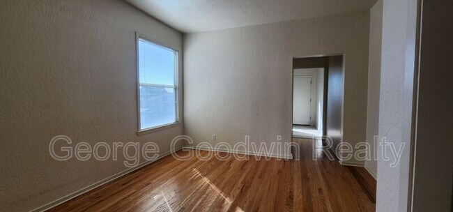 Building Photo - 1329 46th Ave