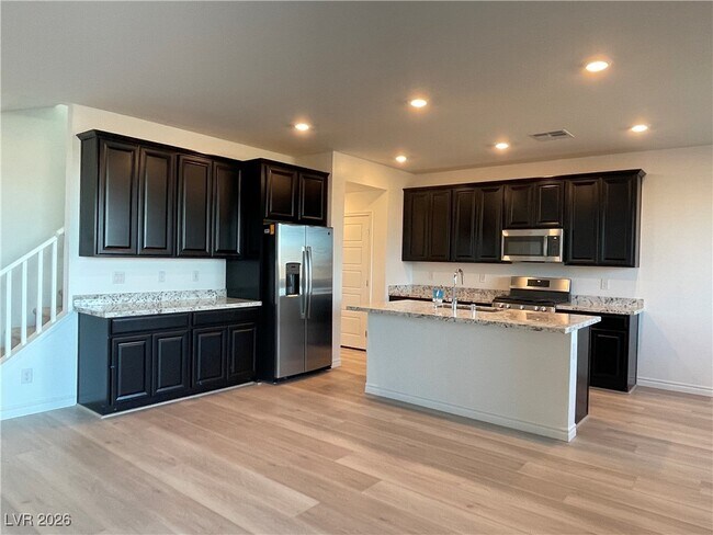 Foto del edificio - 6734 Chargehand Ave