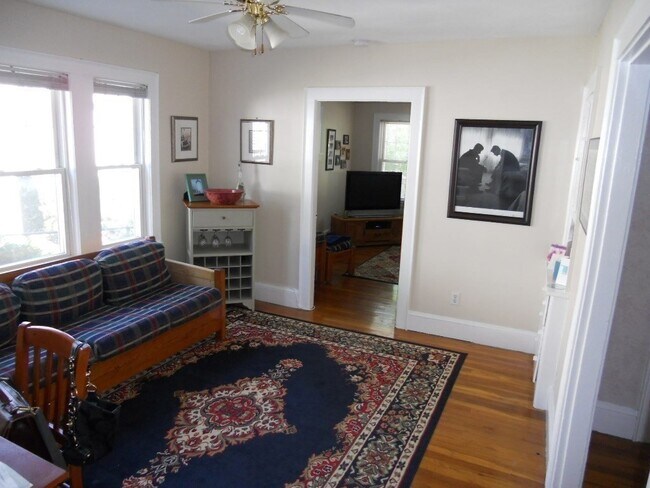 Building Photo - 324 Savin Hill Ave