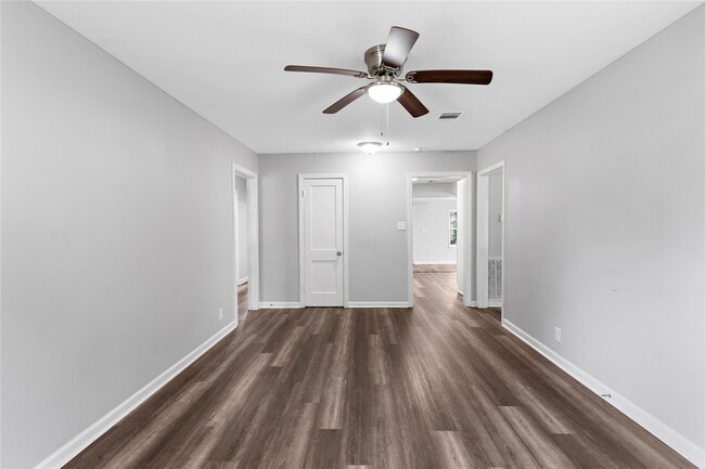 Foto del edificio - 1104 Southampton Dr