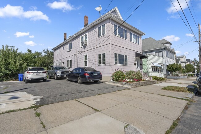 Building Photo - 205 Emerald St