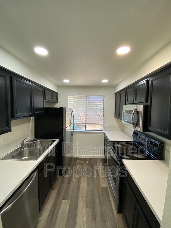 Foto del edificio - 1062 12th St
