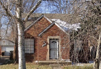 Building Photo - 11911 Lansdowne St