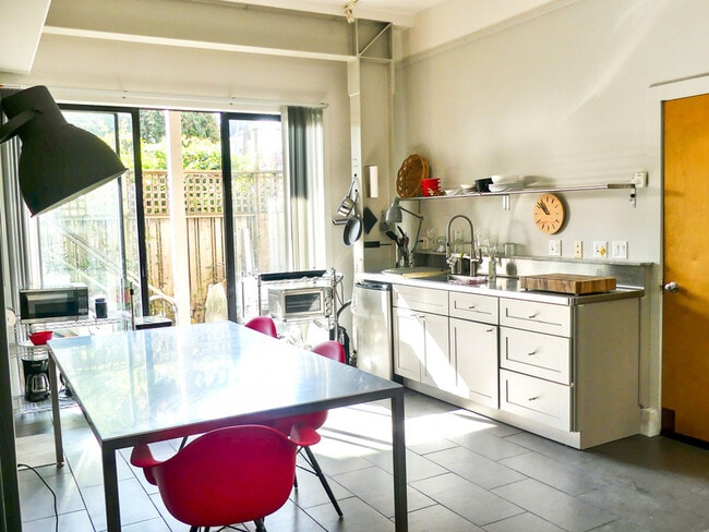 Building Photo - 2811 20th St