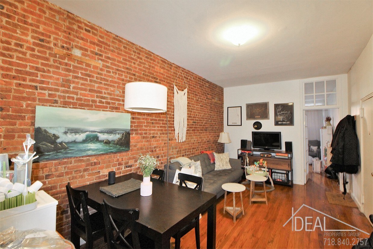 Primary Photo - 122 Bergen Street #1AR