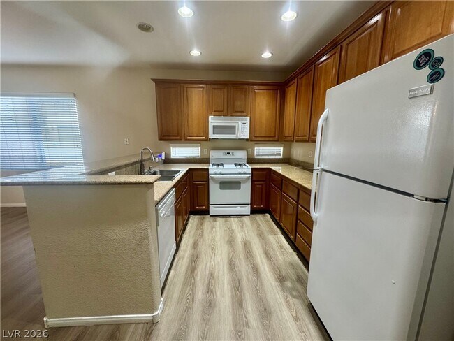 Foto del edificio - 8277 Brilliant Pompon