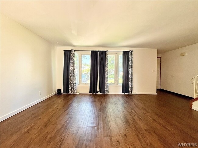 Building Photo - 90 E Summerset Ln