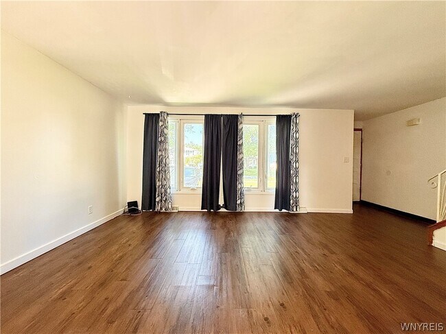 Foto del edificio - 90 E Summerset Ln
