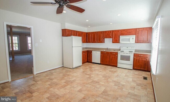 Foto del edificio - 2217 McLean Park Rd