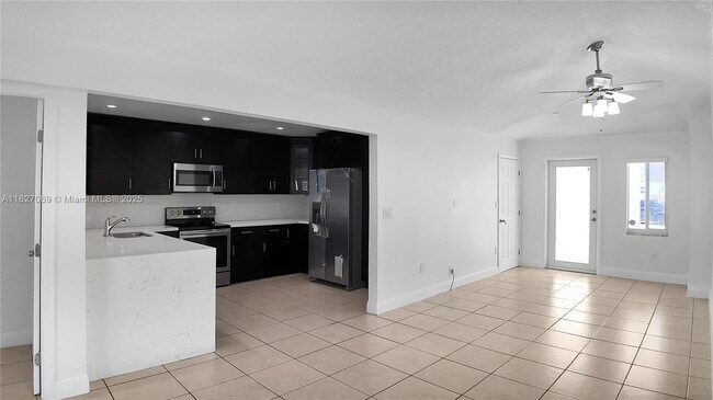 Foto del edificio - 15856 SW 143rd Ct