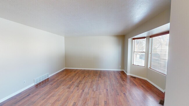 Building Photo - 2651 Shadow Ridge Dr