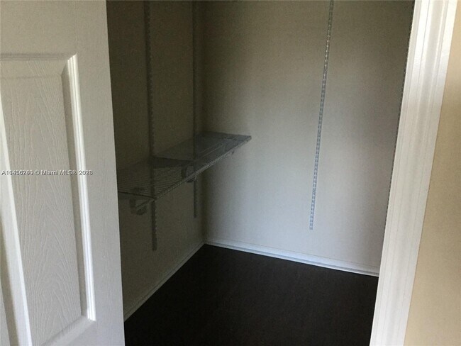 Foto del edificio - 2731 SE 12th Pl