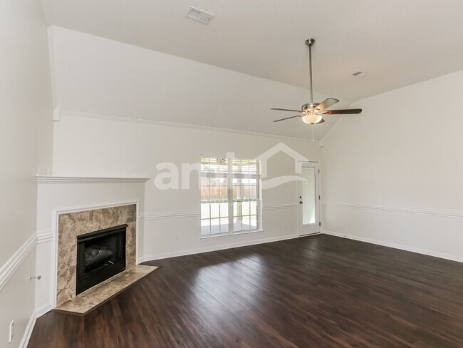 Foto del edificio - 2417 Heather Ridge