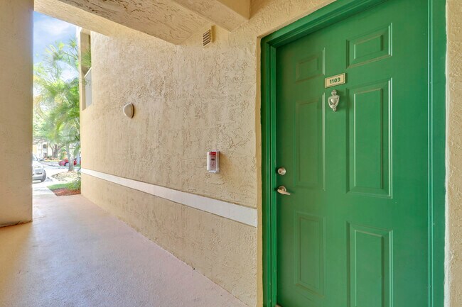 Foto del edificio - 236 Village Blvd