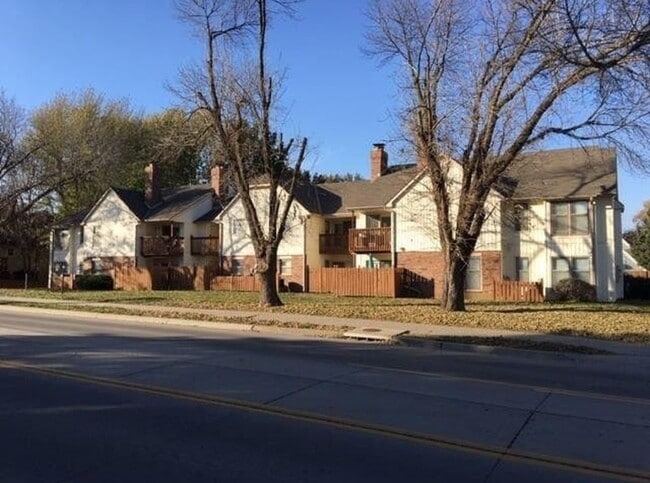 Building Photo - 5005 Faraon St