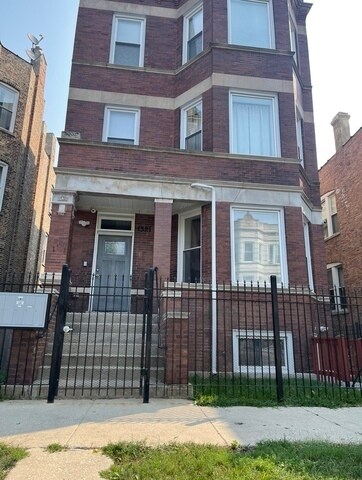 Primary Photo - 1321 S Lawndale Ave