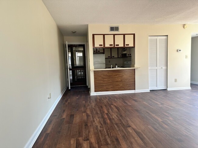 Building Photo - 501 Maison Dr