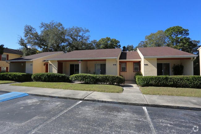 Foto del edificio - Country Oaks Apartments