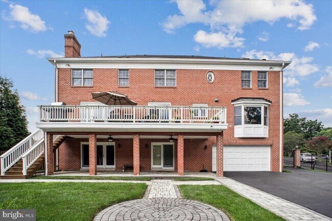 Building Photo - 9917 Kendale Rd