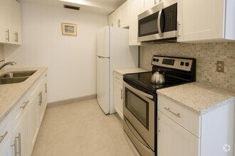 Building Photo - 3076 Cornwall D