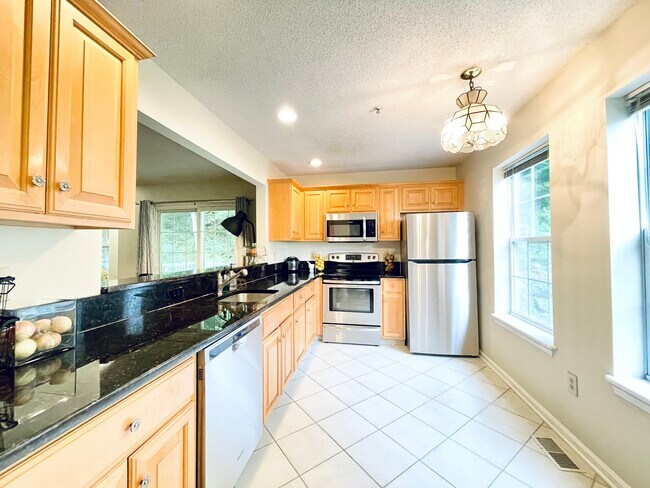 Foto del edificio - 631 Danbury Rd