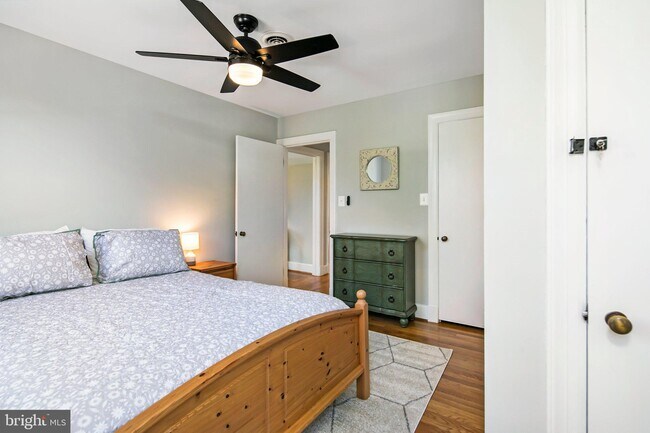 Building Photo - 226 Carroll Parkway Unit B