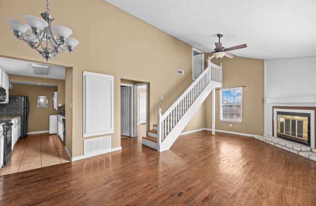 Foto del edificio - Townhouse for Rent – 2 Bed / 1 Bath