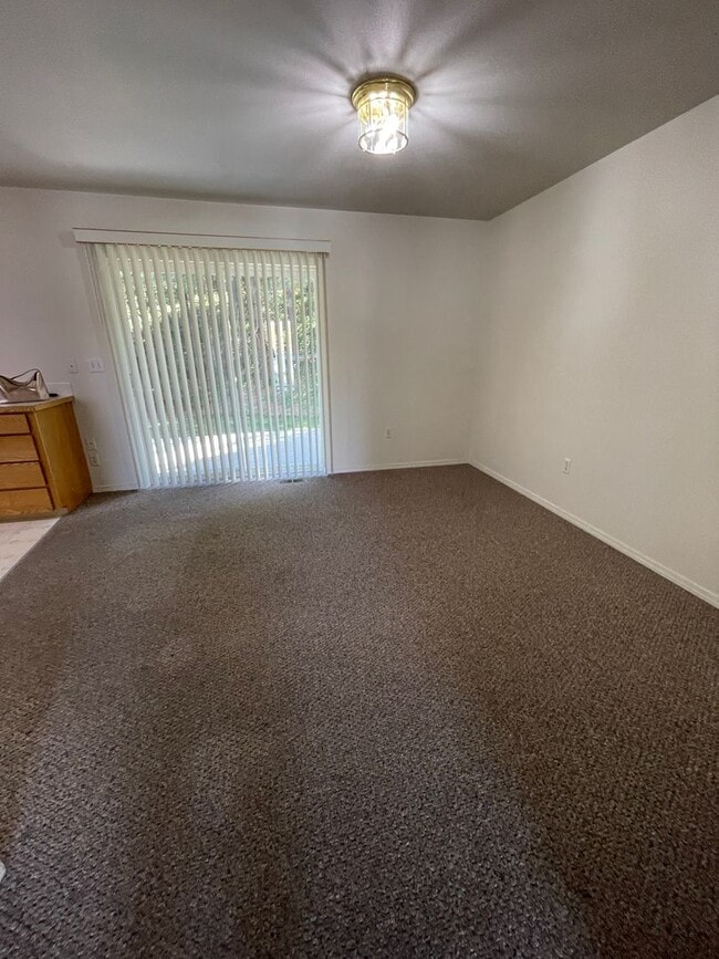 Foto del edificio - 2430 NW Granite Ct